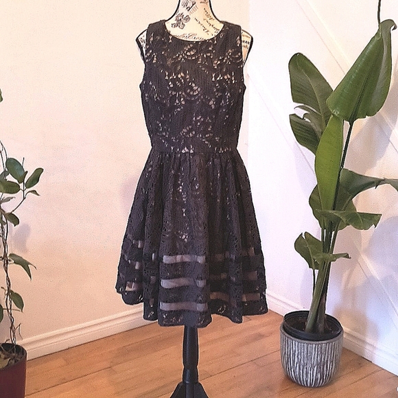Eliza J Midi Black Lace dress. Size 10. Great Lacework. Great confection! - Picture 1 of 10